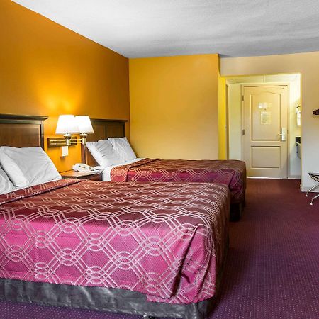 Econo Lodge At Six Flags Austell Eksteriør billede