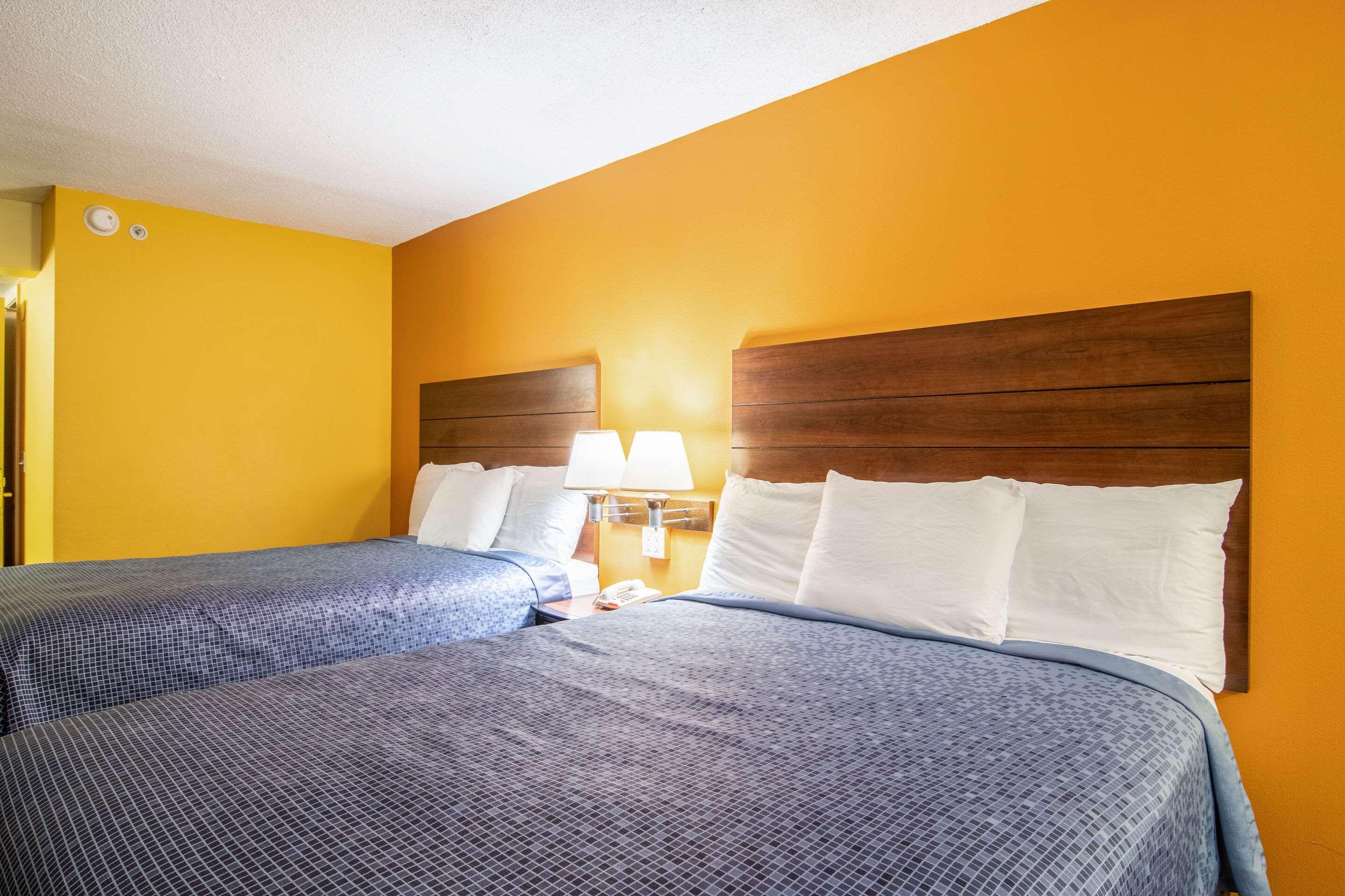 Econo Lodge At Six Flags Austell Eksteriør billede