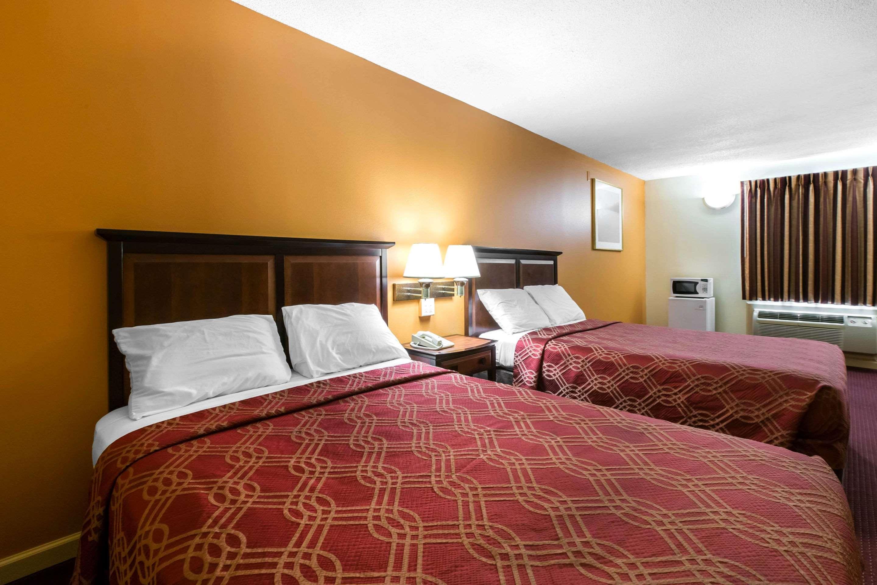 Econo Lodge At Six Flags Austell Eksteriør billede