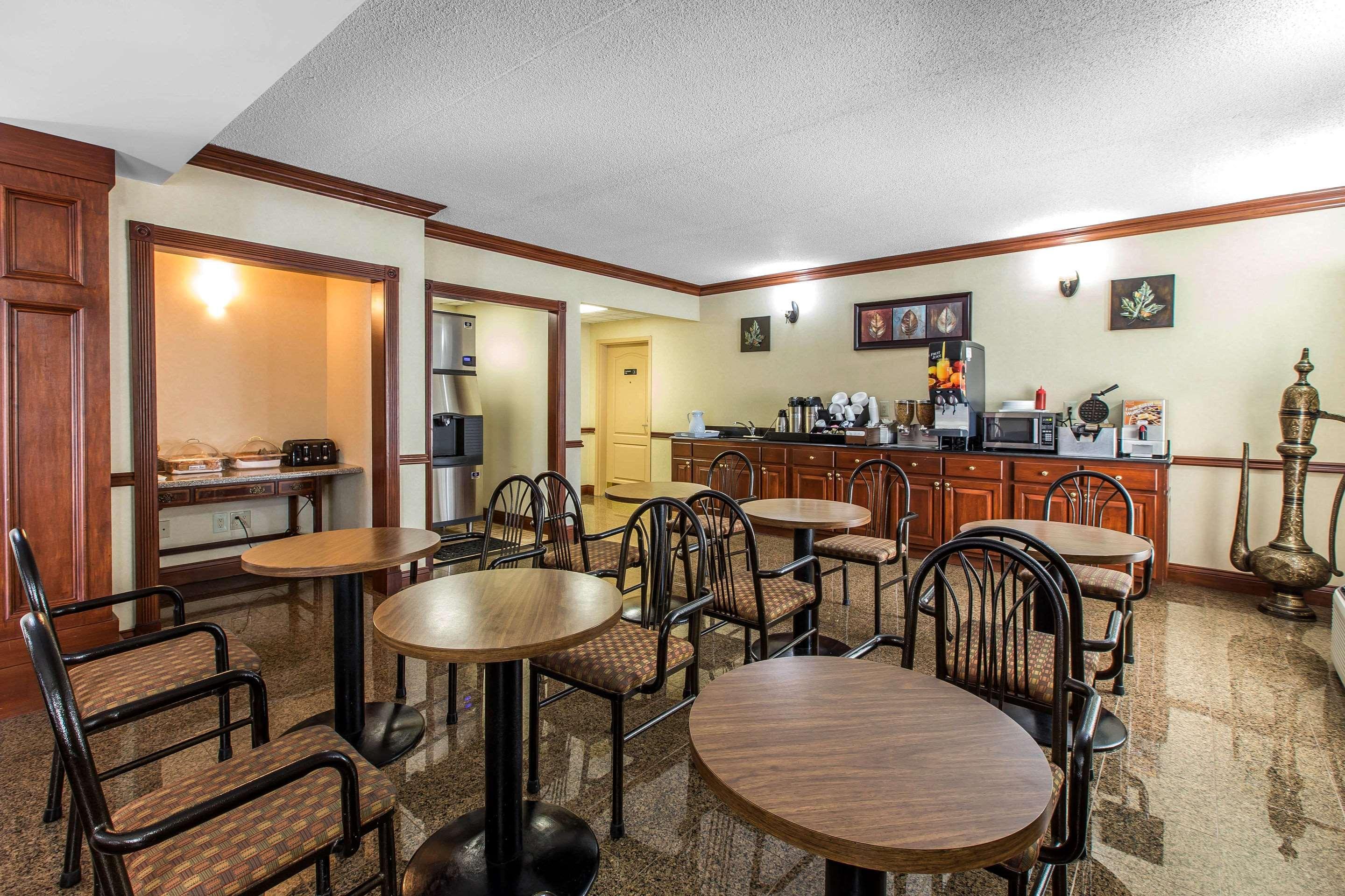 Econo Lodge At Six Flags Austell Eksteriør billede
