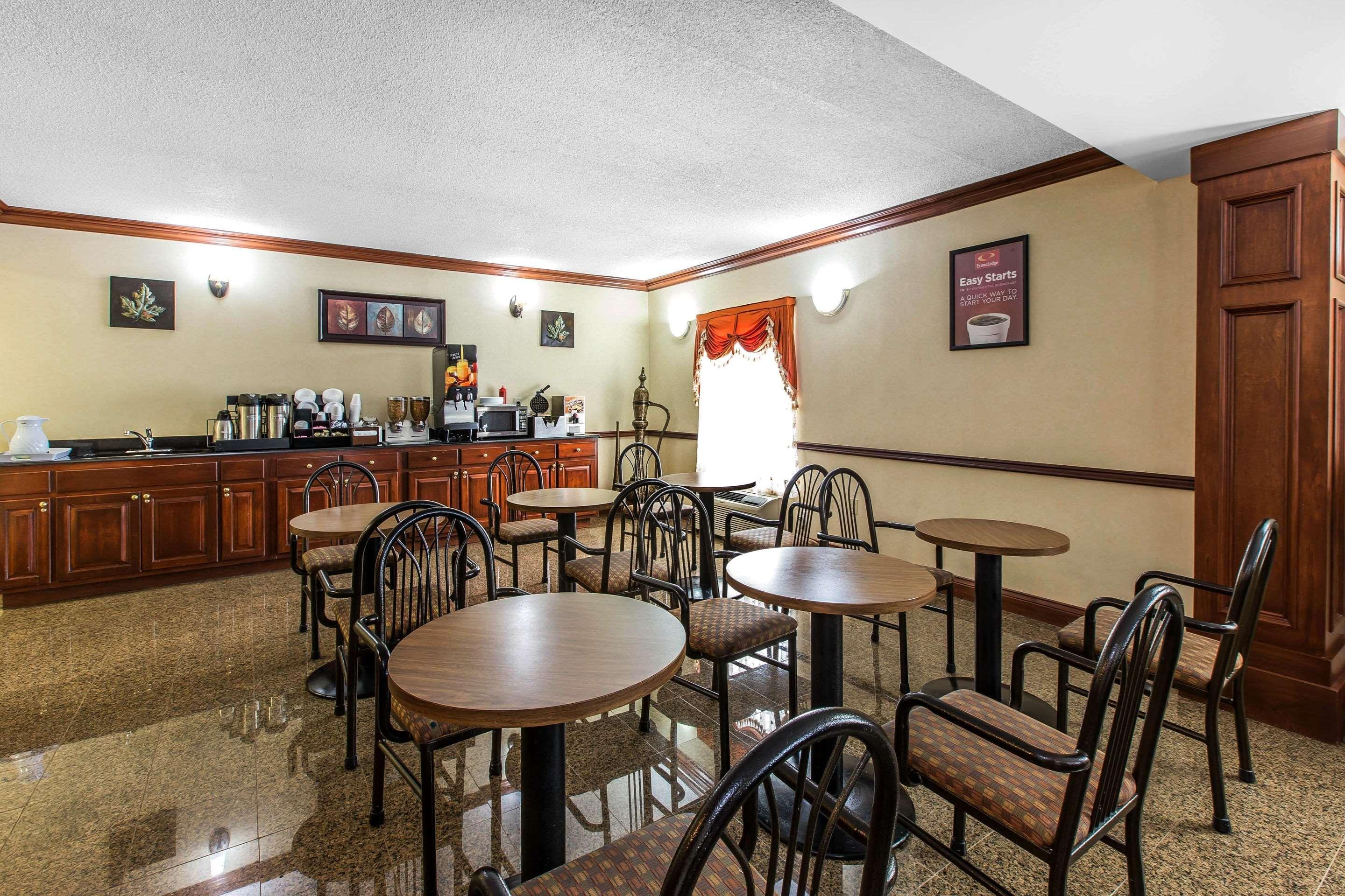 Econo Lodge At Six Flags Austell Eksteriør billede