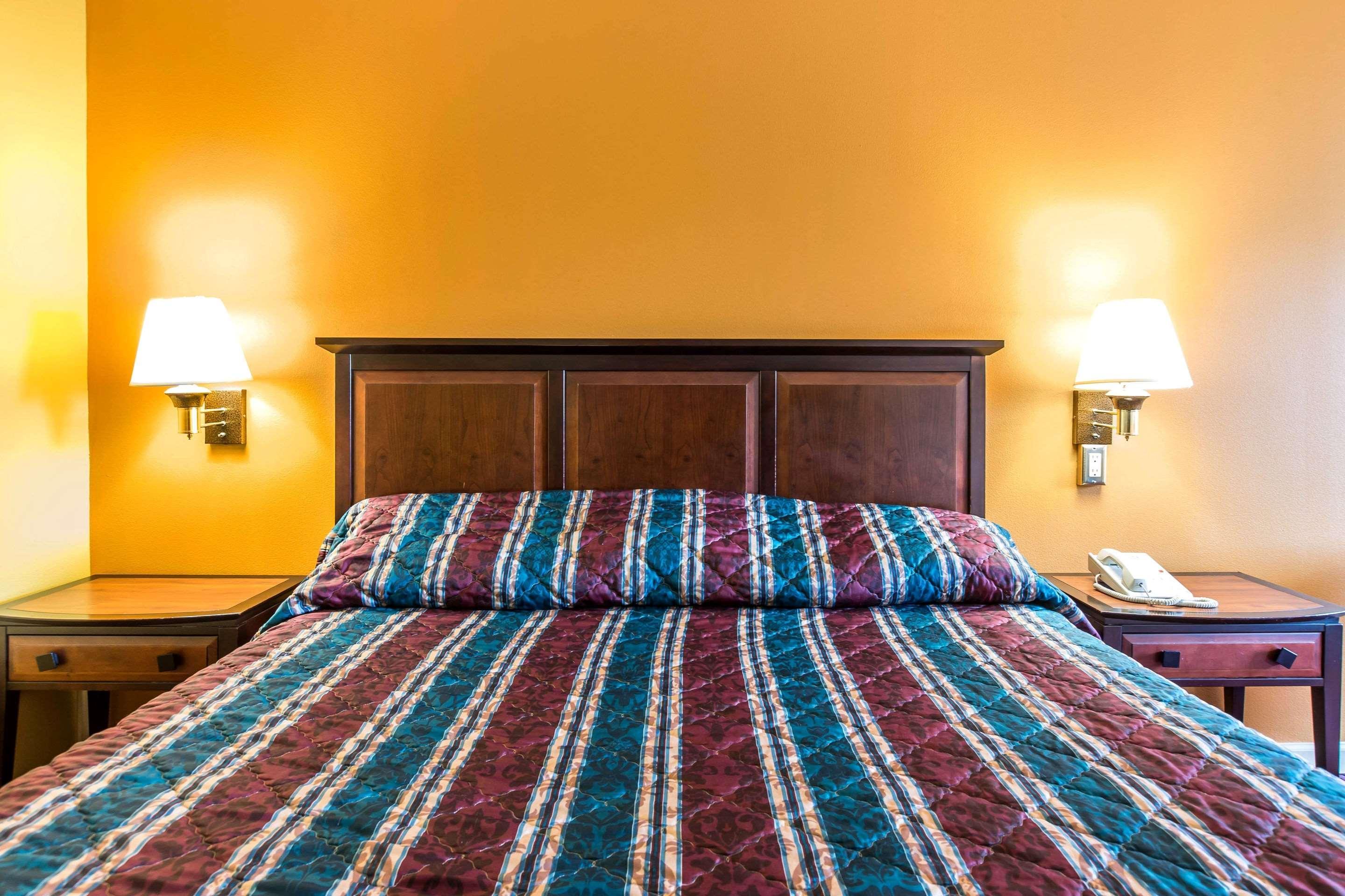 Econo Lodge At Six Flags Austell Eksteriør billede